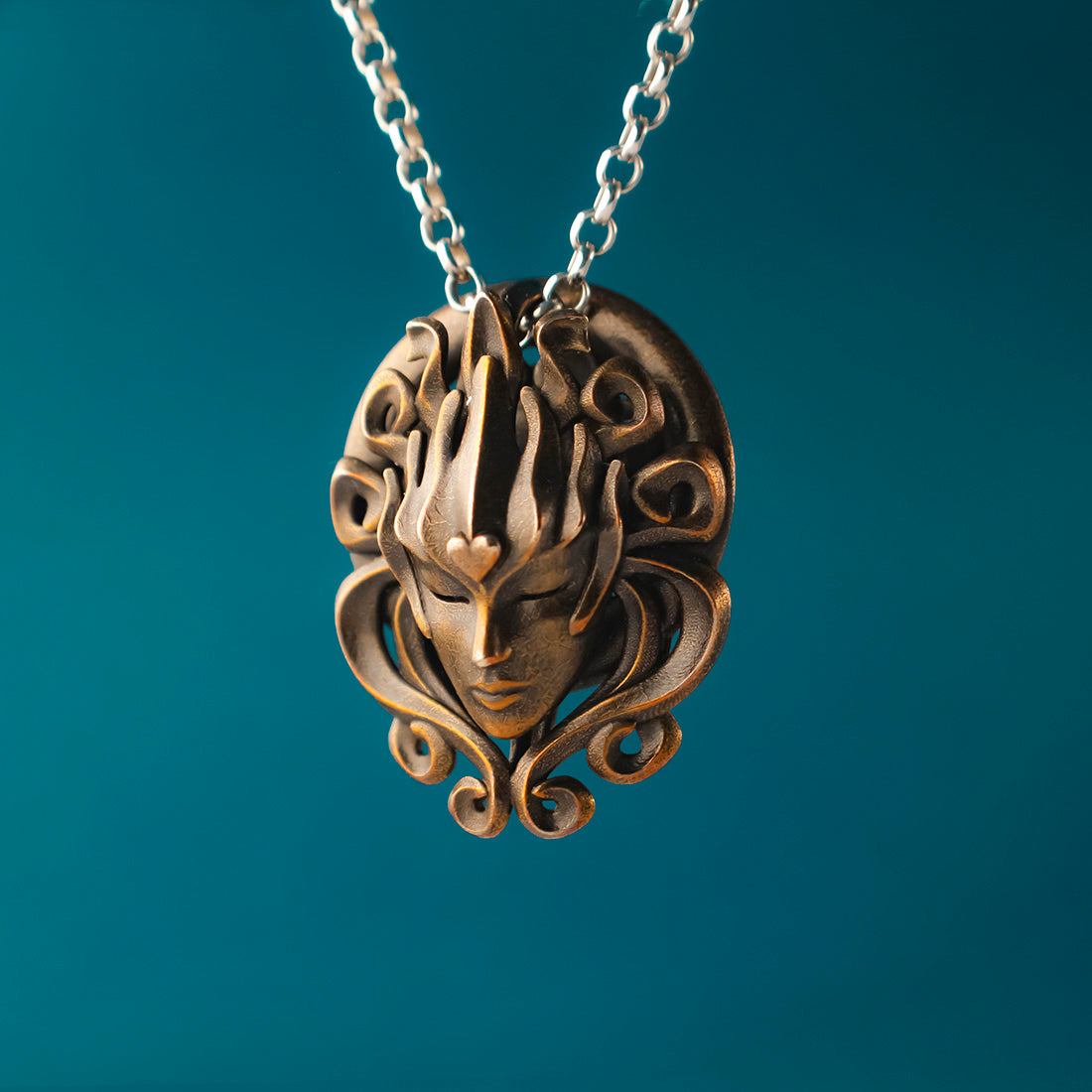 Sovereign Dreamer Pendant