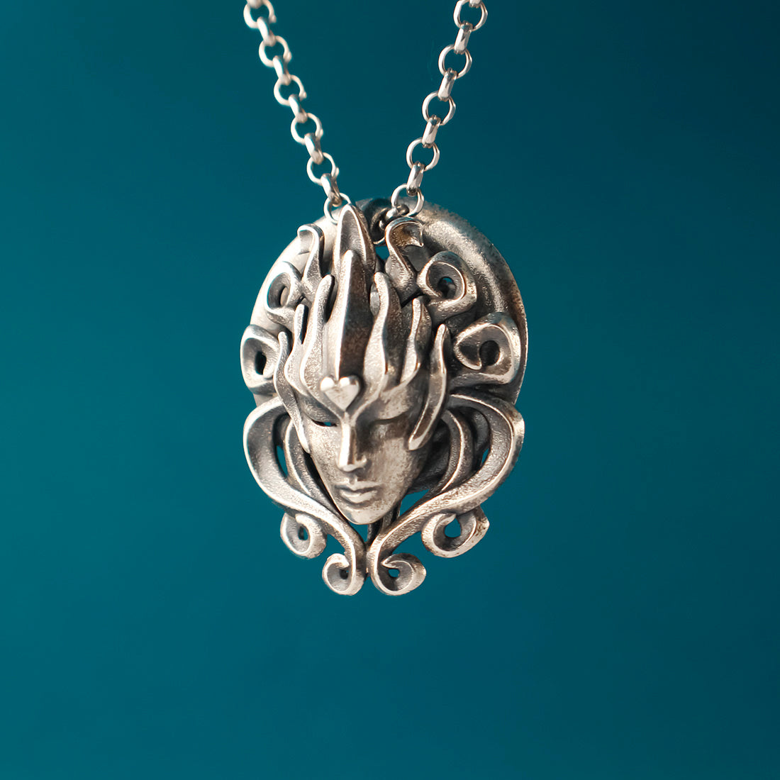 Sovereign Dreamer Pendant