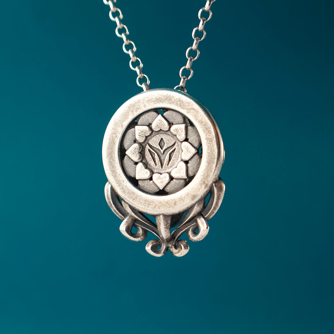 Sovereign Dreamer Pendant